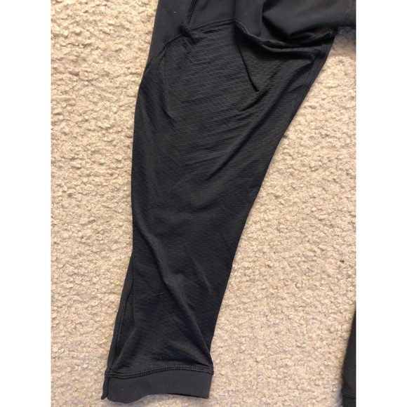 Lululemon size 6 or 8 pants - Picture 4 of 5